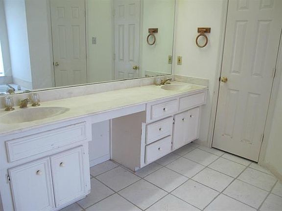 5th image of 2119 Antibes Dr