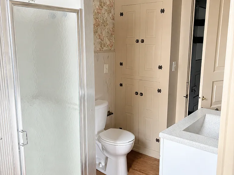 215 E Franklin St #215 — Photo 3