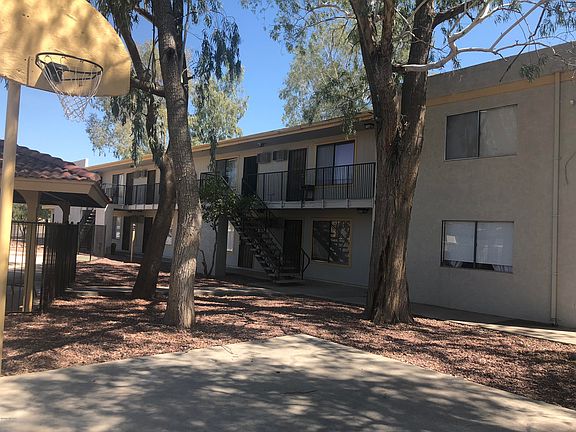 4th image of 3810 E Monte Vista Dr