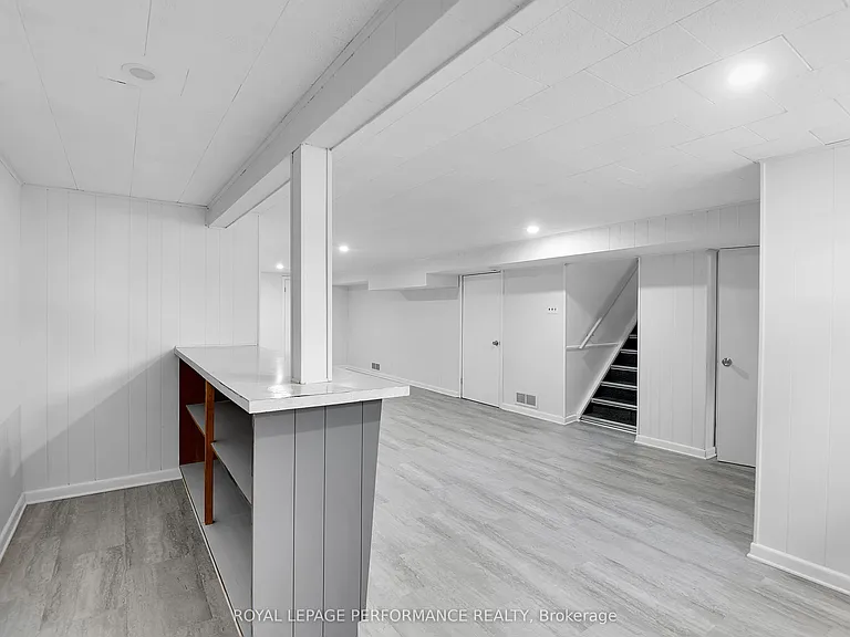 2243 Hillary Ave — Photo 23