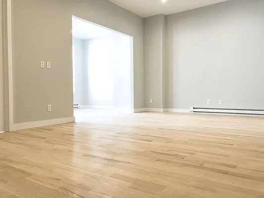 Rented by Realty 2000 Associates Ltd | media 38