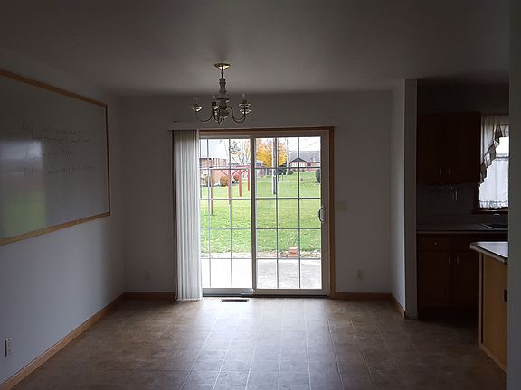 5th image of 20 Dogwood Dr