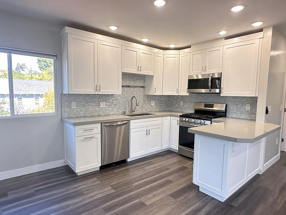 1st image of 2030 Diamond St #J