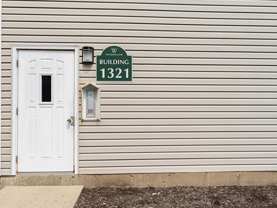 1st image of 1321 E Wyndham Cir APT 102