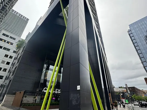 125 Peter St, Toronto, ON