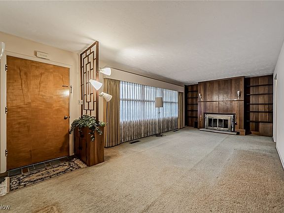 5th image of 344 Girard Dr