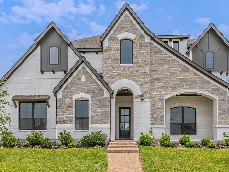 1st image of 2104 Palafox Dr