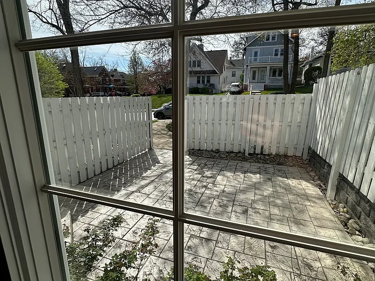 1208 Corbett St — Photo 57