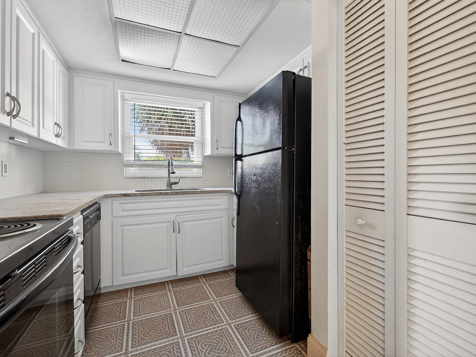 1 bed, 700 sqft, $1,950 — Photo 4