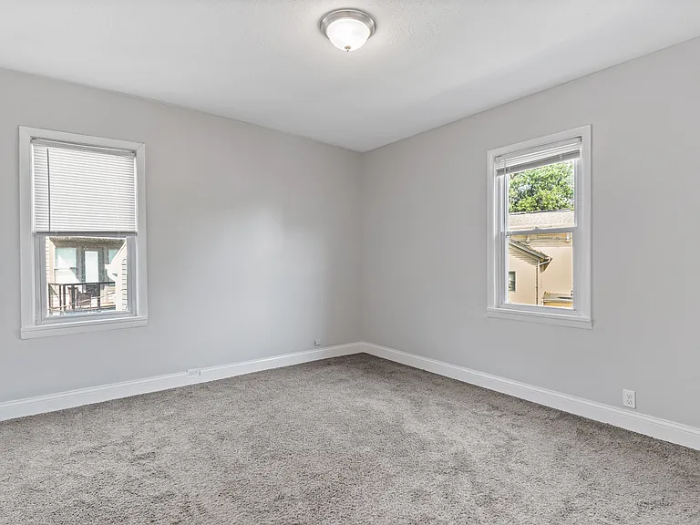 1544 W 29th St #3 — Photo 14
