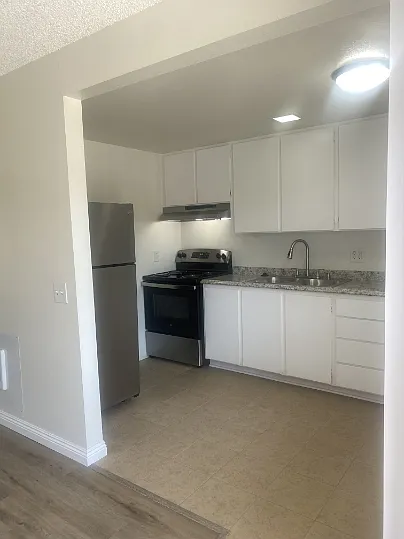 1 bed, 440 sqft, $1,950 — Photo 3