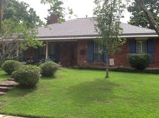 1372 Crescent Dr, Baton Rouge, LA 70806