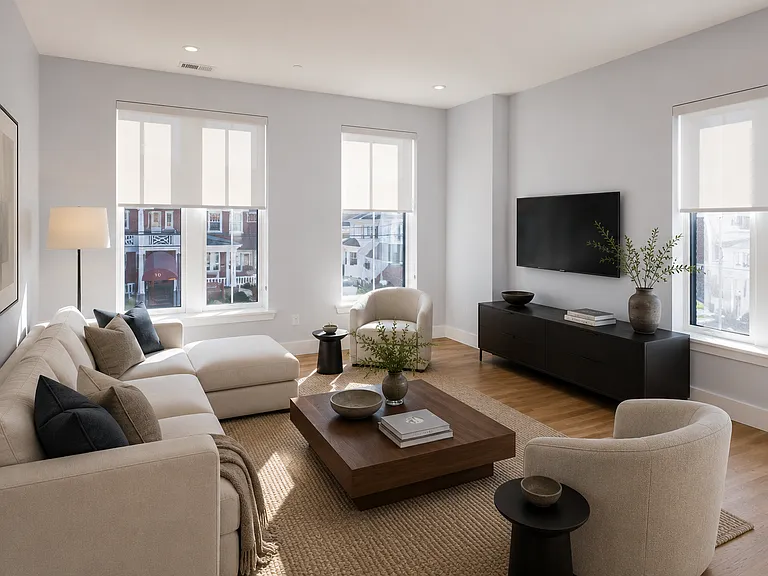 11-13 W Central St #7 — Photo 2