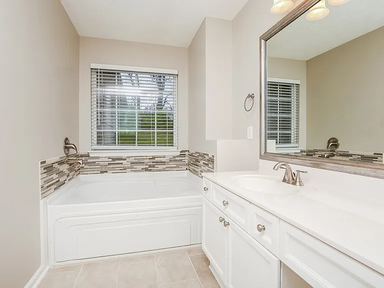 165 Claybrook Ln — Photo 12