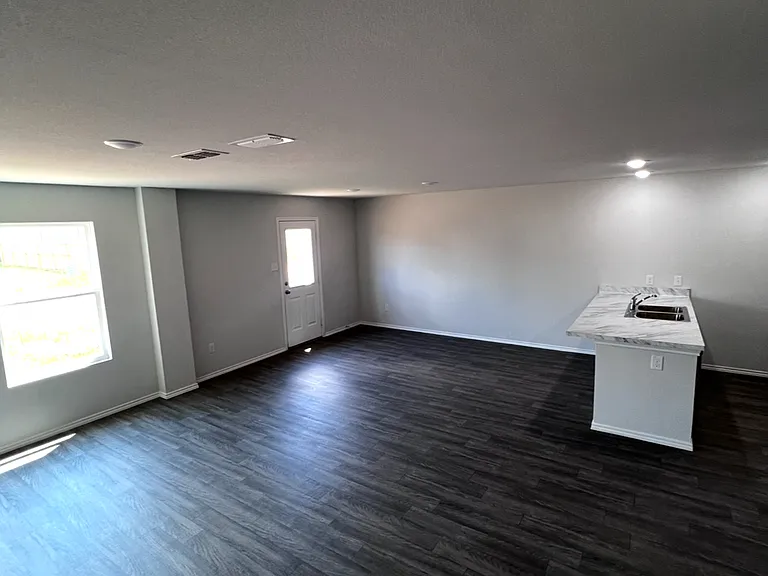 149 Polasek Dr — Photo 6