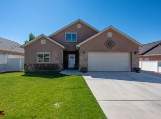 794 E Rocky Rd, Kanab, UT 84741