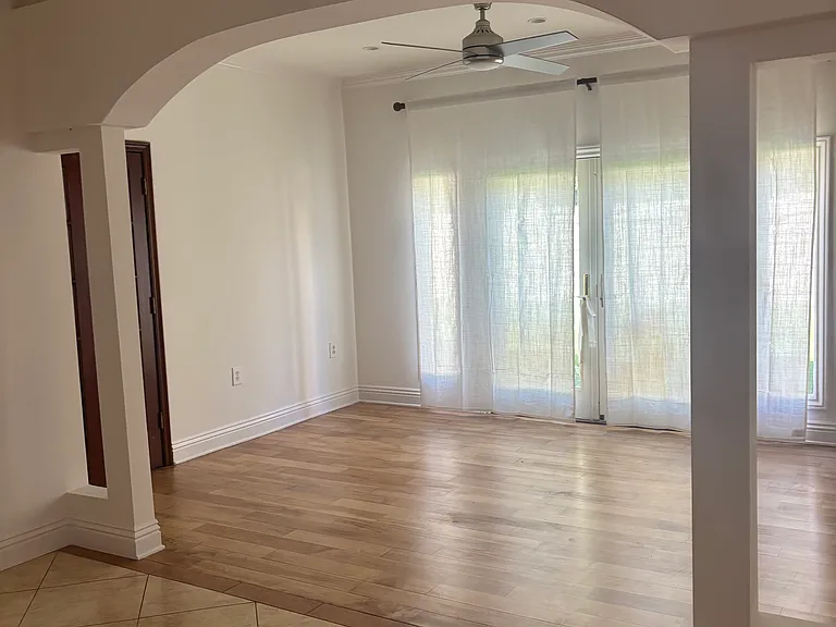 4074 Old Topanga Canyon Rd — Photo 2