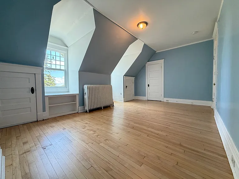 2307 E Superior St #3 — Photo 9