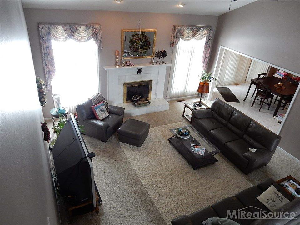 2nd image of 16450 Howard Dr