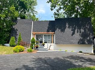 5121 N Sugar Hills Dr, Greenfield, IN