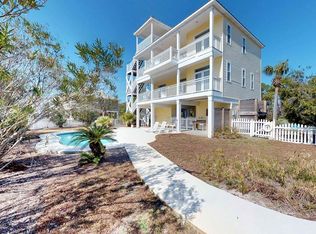 740 E Pine Ave, Eastpoint, FL 32328