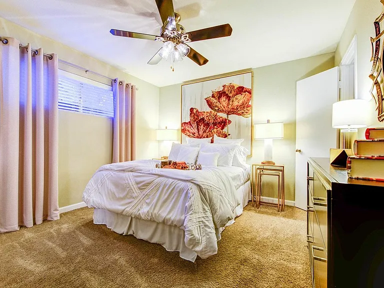 TRADITIONAL 2 BEDROOM