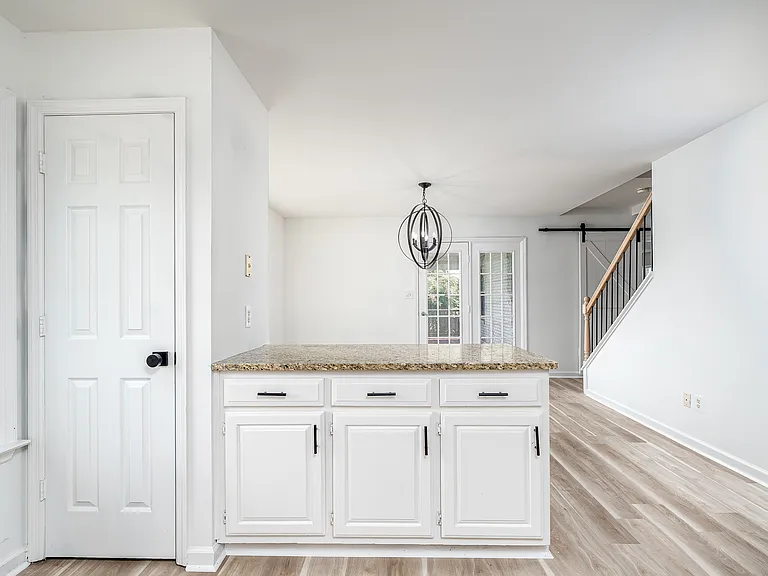 2718 Buckner Ln — Photo 38