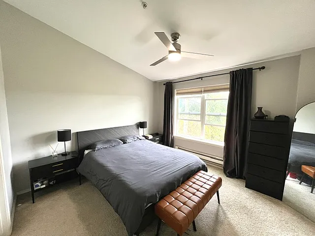 Third floor primary bedroom