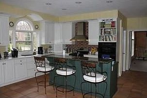 4th image of 3341 Deer Lake Dr