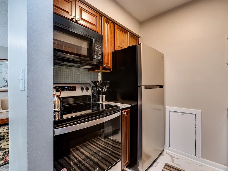 827 Wilmington Ave #6 — Photo 4