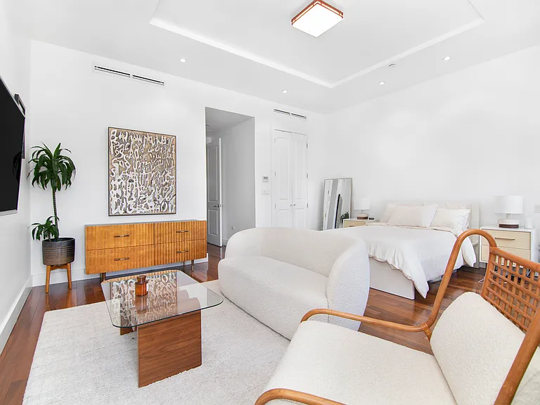 245 Lenox Ave #4 — Photo 3