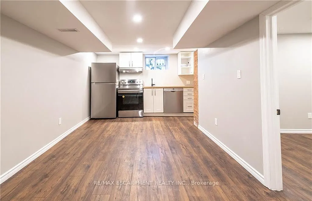 2 bed, $1,599 — Photo 2