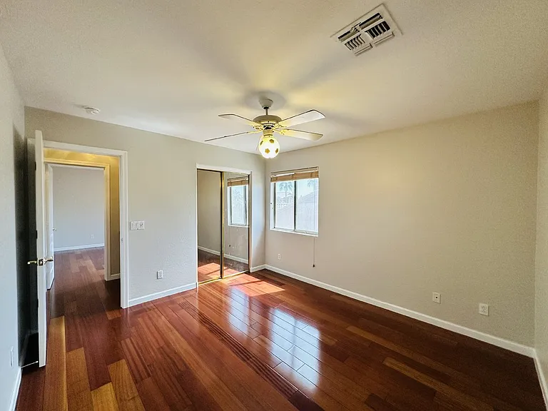 672 W Raven Dr — Photo 32