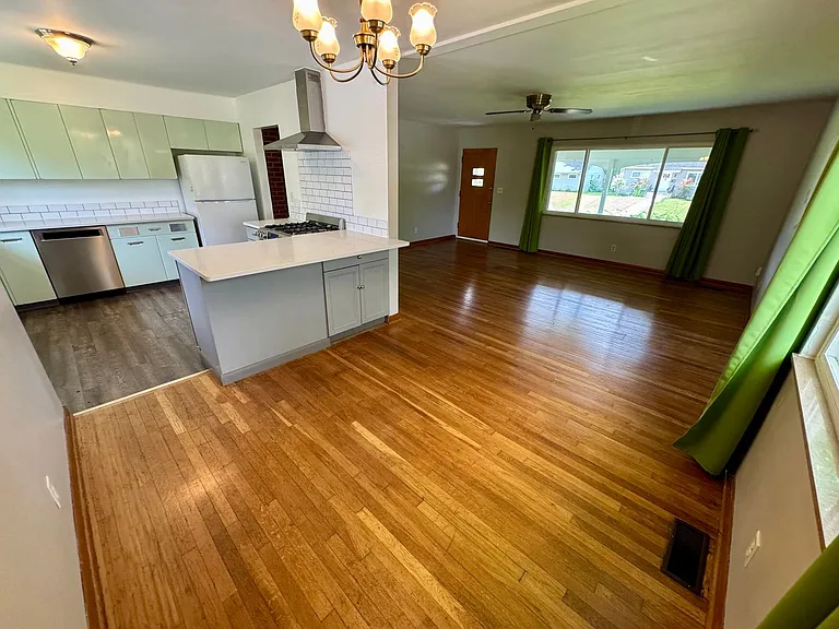2562 Bristol Rd — Photo 7