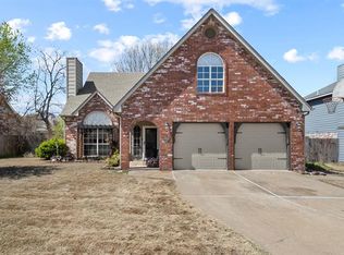 3704 S Dogwood Ave W, Broken Arrow, OK 74011