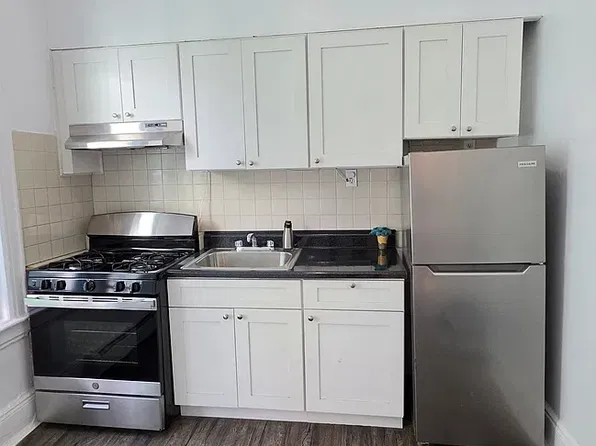 25-26 30th Ave #2, Astoria, NY 11102