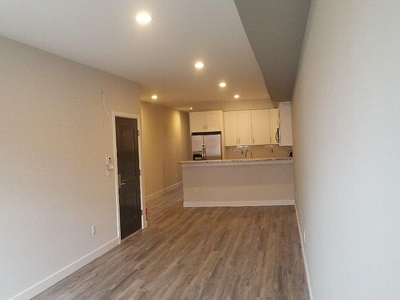 3rd image of 729 N 38th St #2
