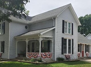 931 Green St, Henry, IL 61537