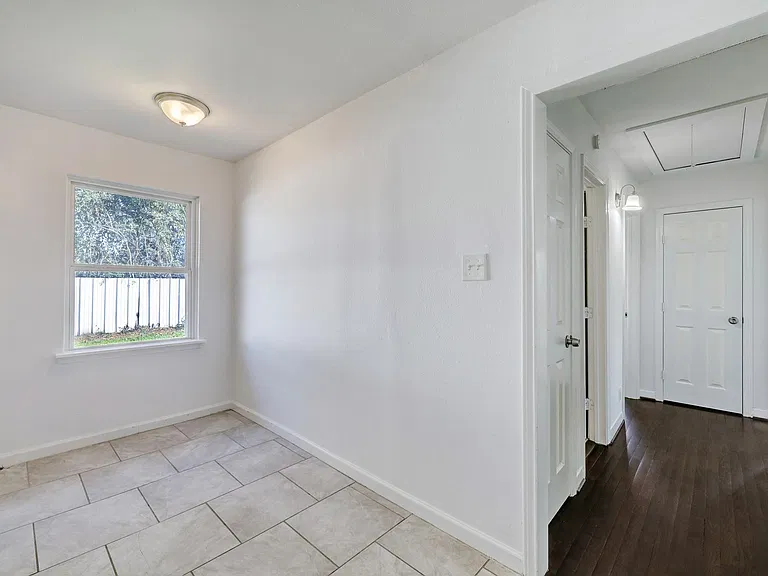 2534 Roy Cir — Photo 10