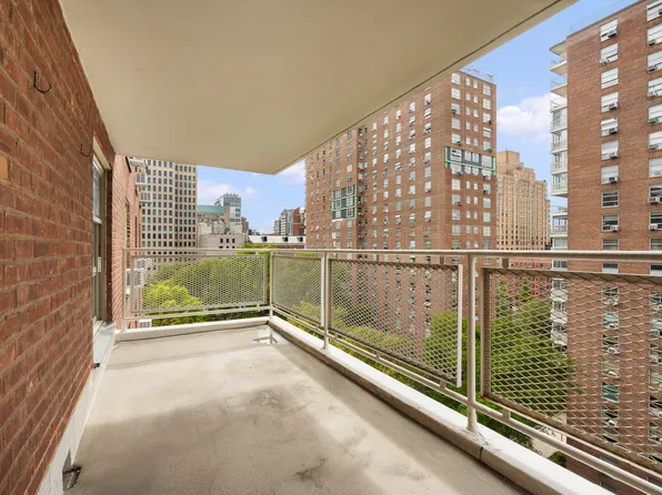 90 La Salle Street image 5 of 22