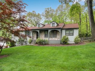 26 Dodie Dr, Parsippany, NJ 07054