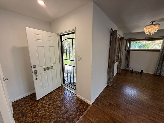3rd image of 244 Spieth Way