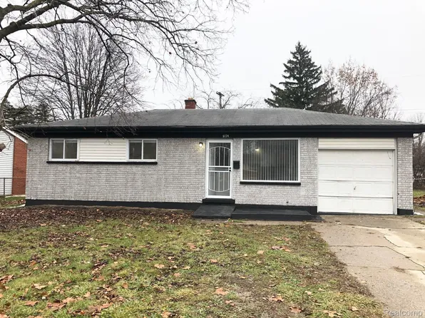 6174 Palmetto Dr, Mount Morris, MI 48458