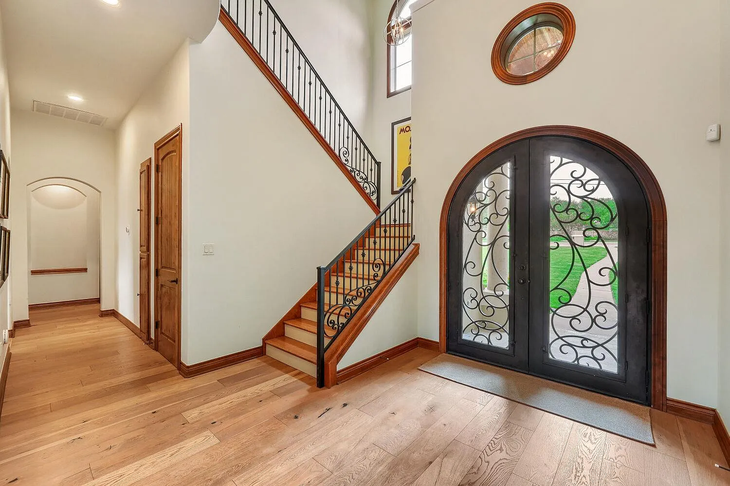 5 bed, 4.0 bath, 4389 sqft, $7,500 — Photo 4