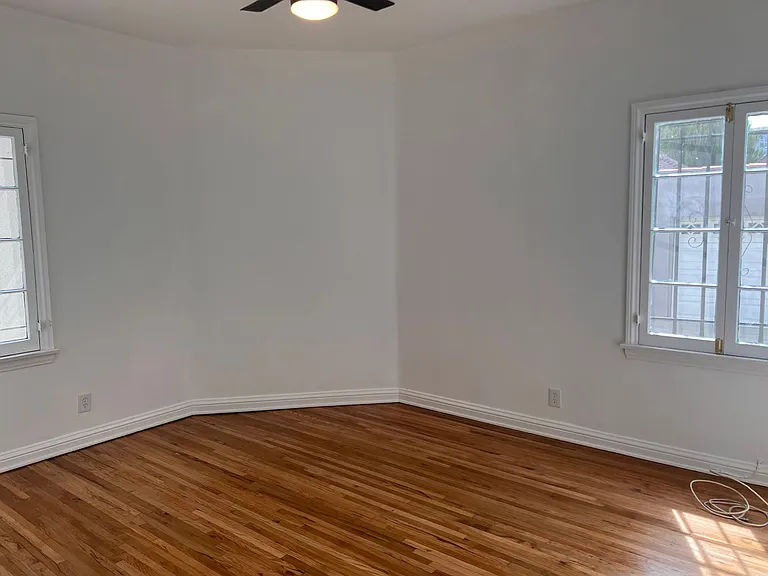 741 S Mansfield Ave — Photo 21