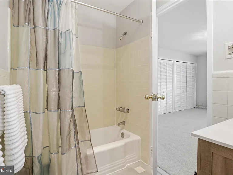 6641 Wakefield Dr #703 — Photo 24