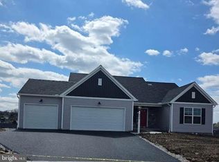 436 Springhouse Ln, York, PA 17406