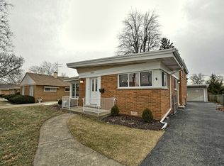 10821 Claridge St, Westchester, IL 60154