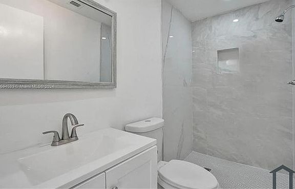 3rd image of 812 13th St #B