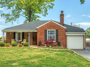 527 Kirkshire Dr, Saint Louis, MO 63122